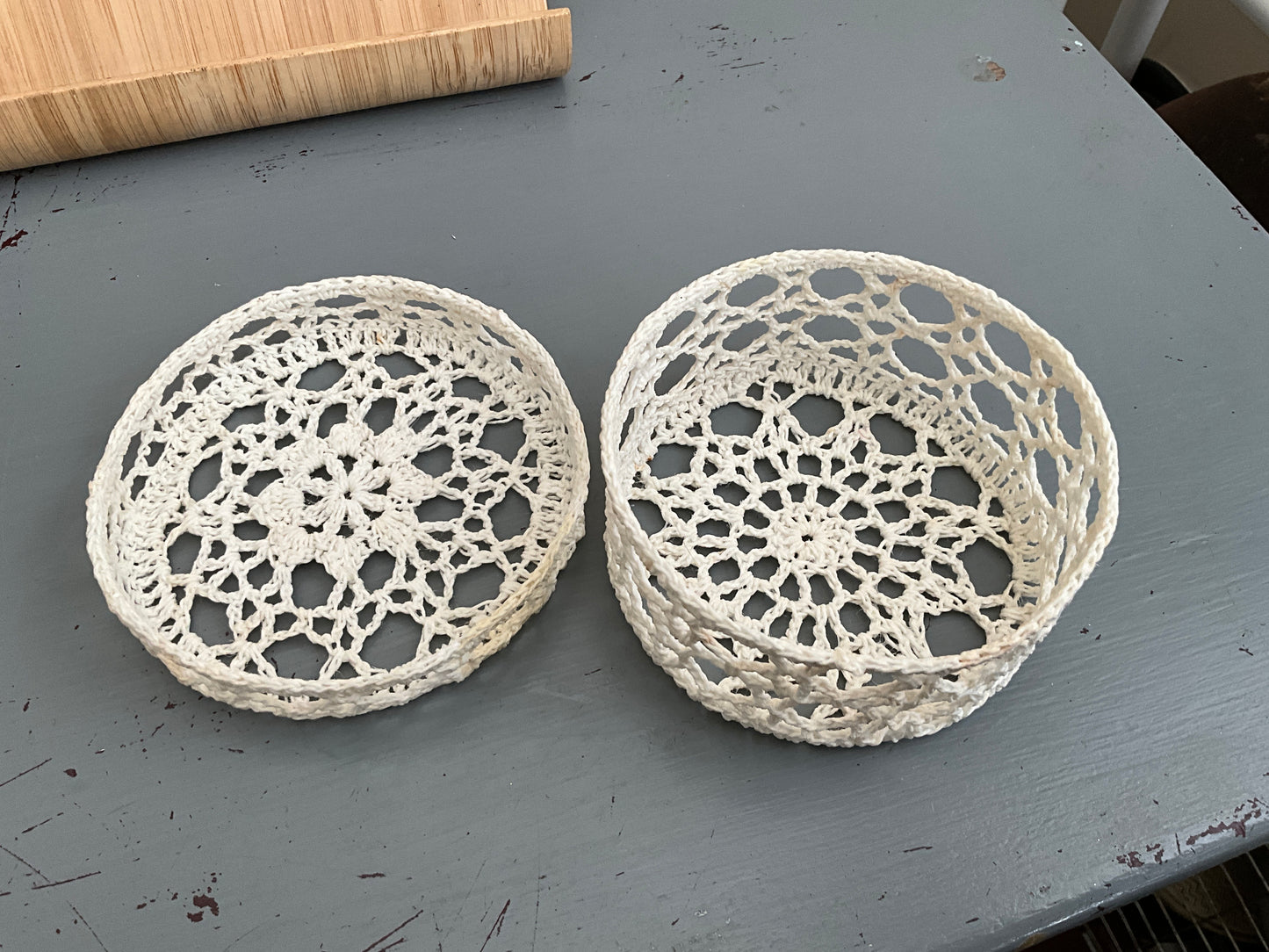 Wonderful white lace 3 inch hardened fabric jewelry/trinket basket with lid