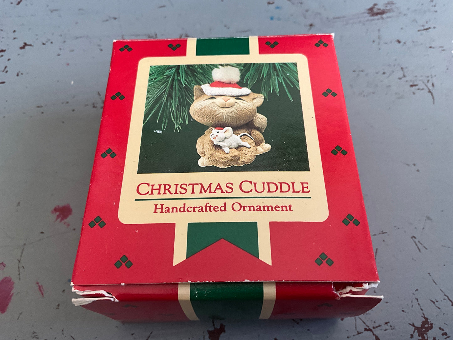 Hallmark Christmas Cuddle 1987 Keepsake Ornament QX453-7