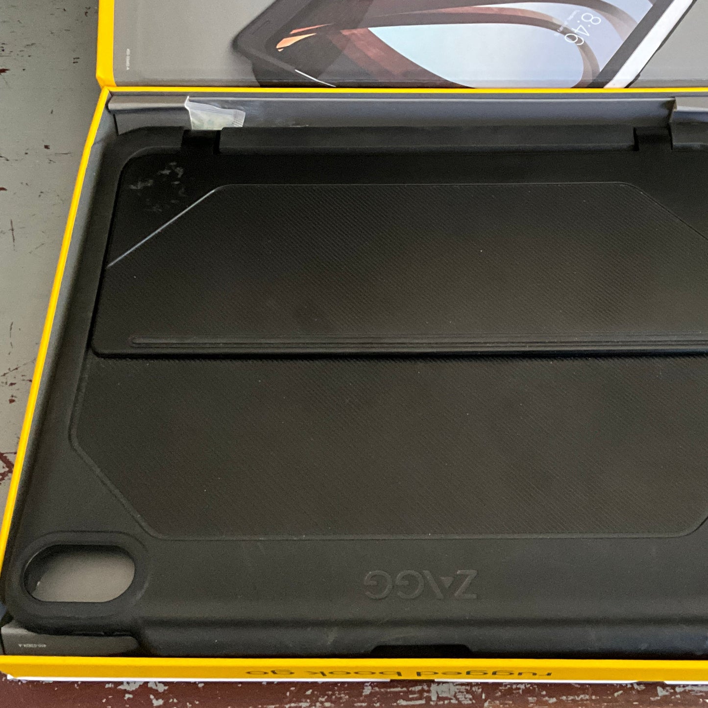 ZAGG rugged book go for 11-inch iPad Pro keyboard-case with stand built in!