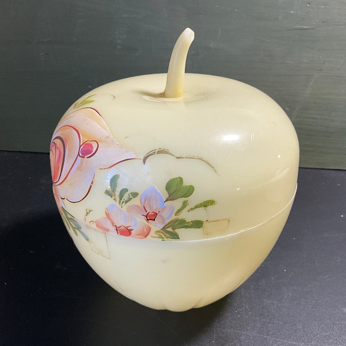 Awesome Apple with floral print vintage celluloid bowl with Apple sem on lid decorative collectible*