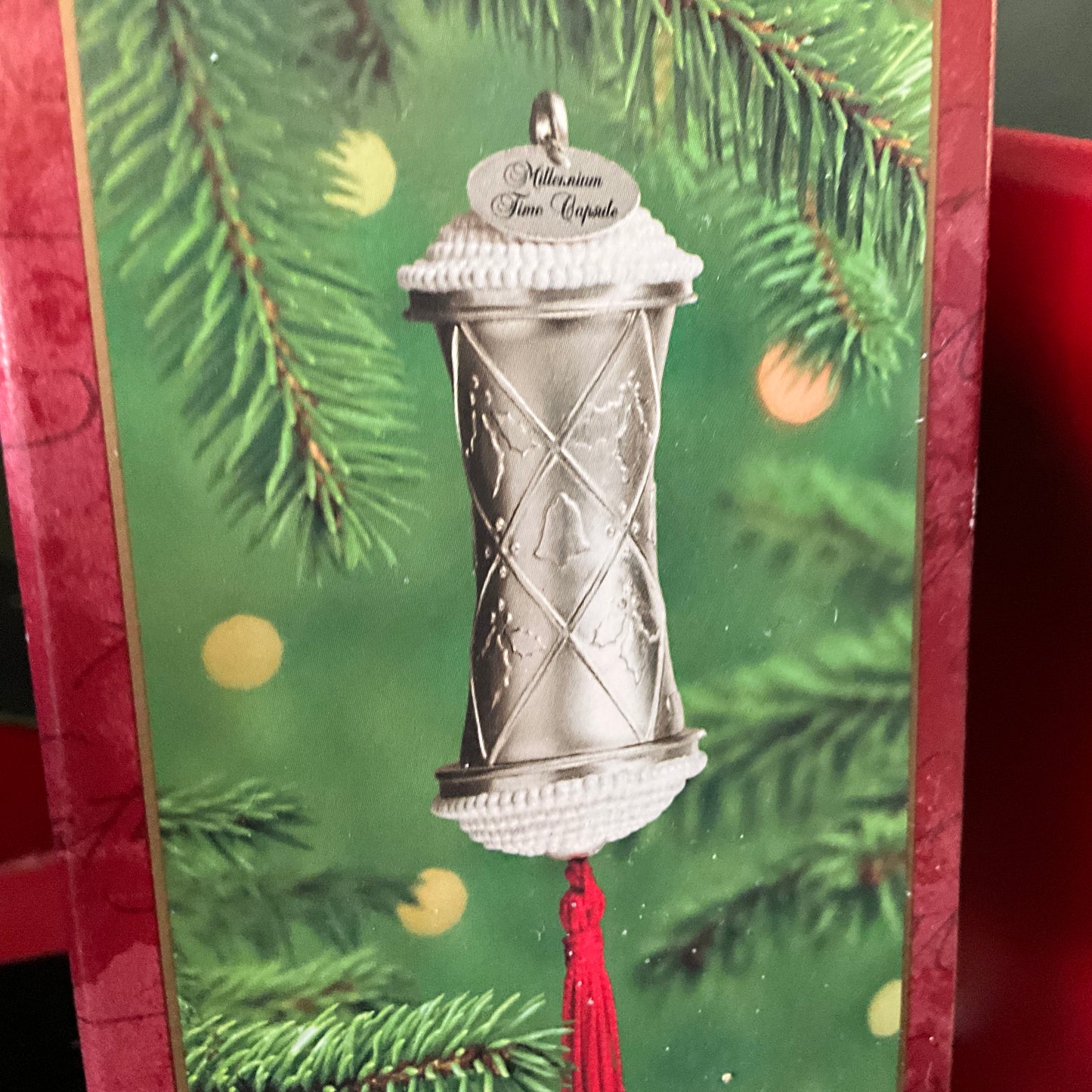 Hallmark Millenium Time Capsule Dated 2000 Keepsake ornament QX8044