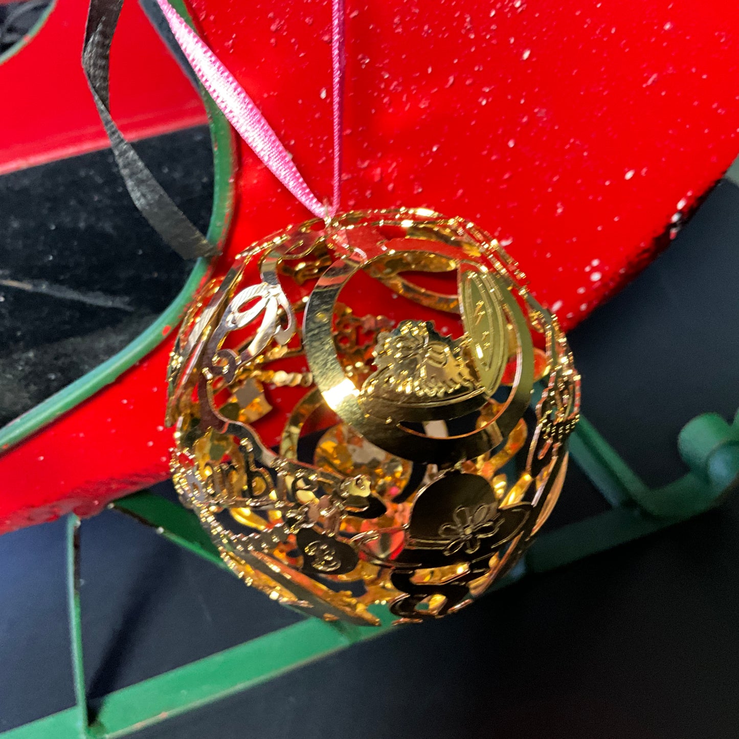 FAO Schwarz Barbie Shere 744946 24k gold finish 2.25 inch ball ornament 12088