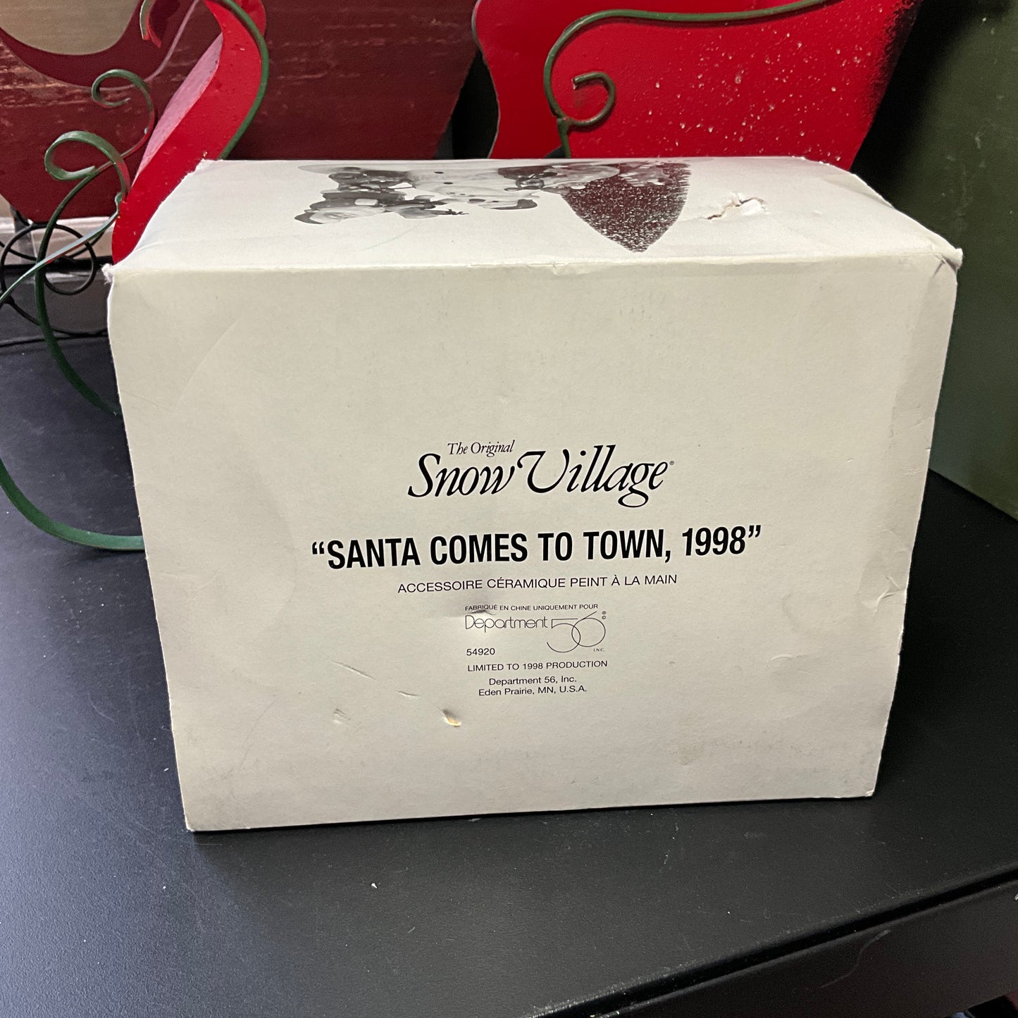 Department 56 Snow Village Santa Comes To Town 54920 vintage 1998 Christmas collectible