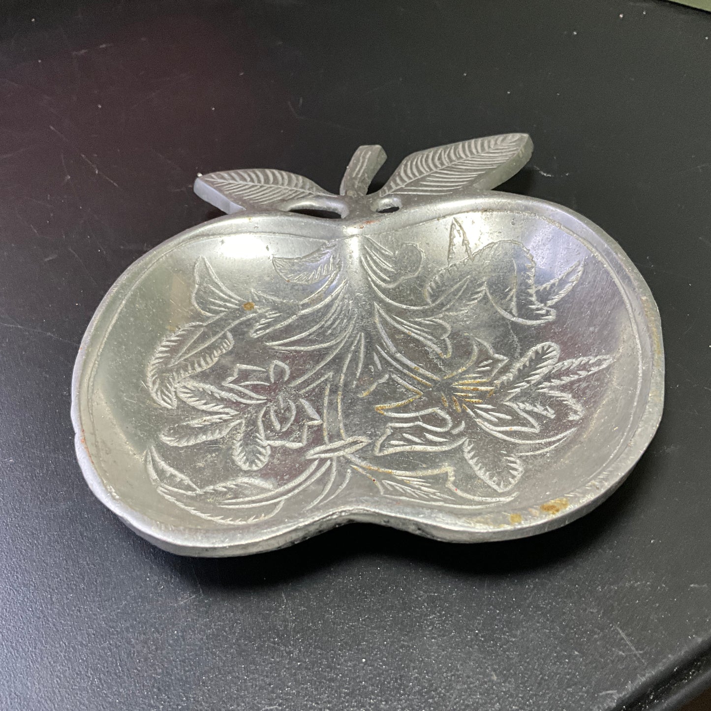 Appetising Apple trinket dish of cast aluminum with intricate details decorative collectible