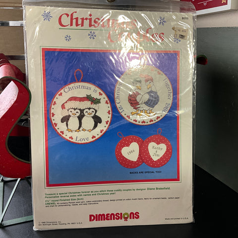Dimensions Christmas Couples 8055 vintage 1986 crewel ornament kit