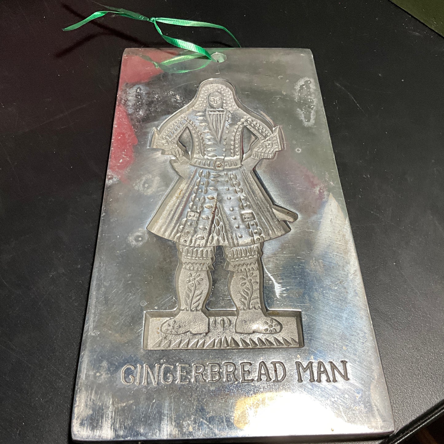 Gingerbread man CW-2420 Williamsburg Virginia vintage reproduction cast metal cookie mold*