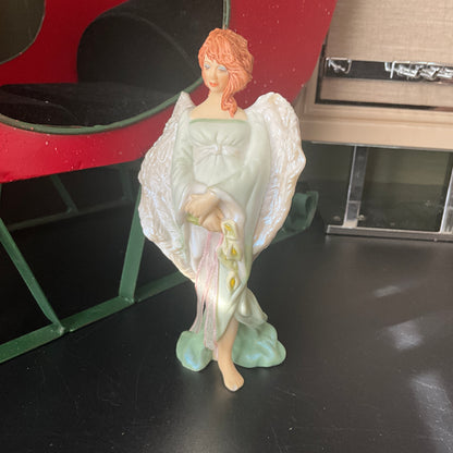 Hallmark 2005 Angel of Grace Keepsake Ornament