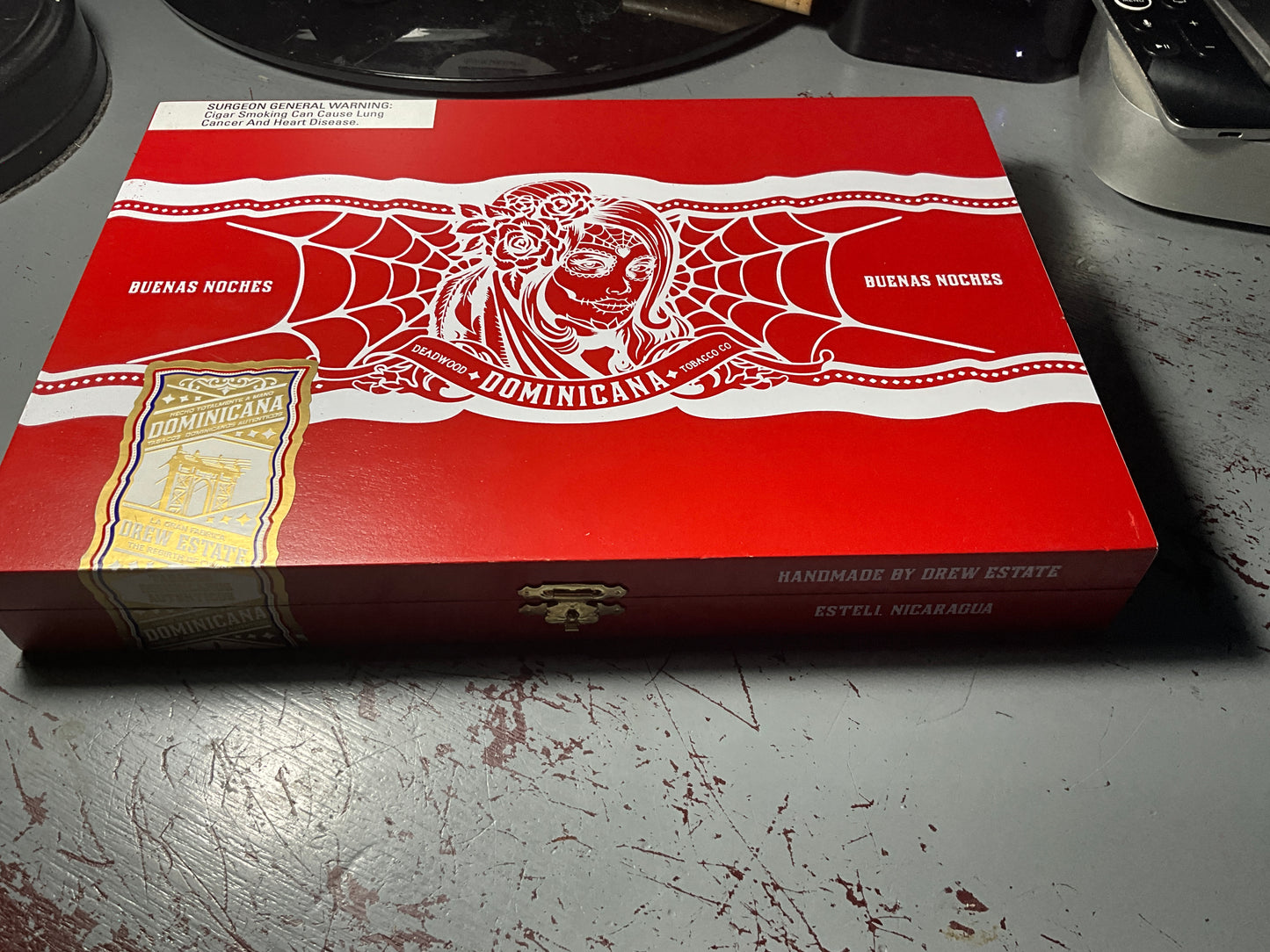 Deadwood Dominicana Buenas Noches wooden keepsake box