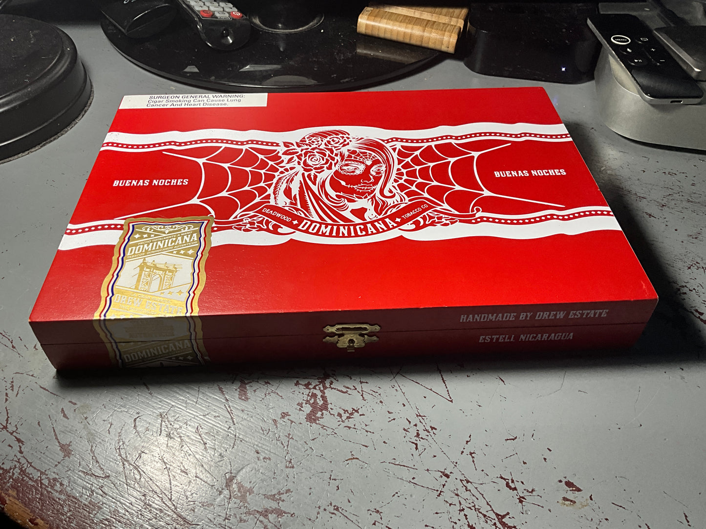 Deadwood Dominicana Buenas Noches wooden keepsake box