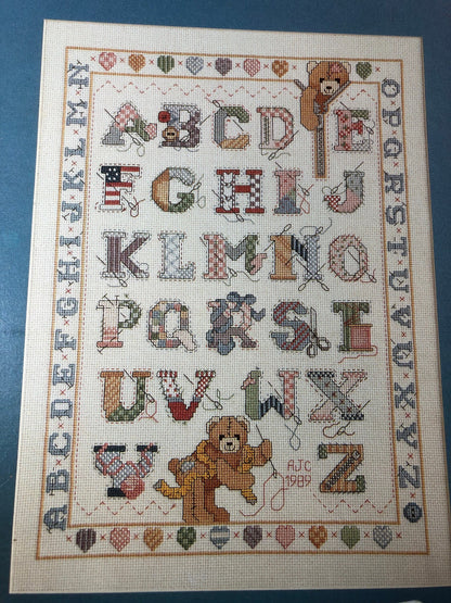 Stitcher&#39;s Alphabet, Leisure Arts, Leaflet 812, Vintage 1989, Counted Cross Stitch Pattern