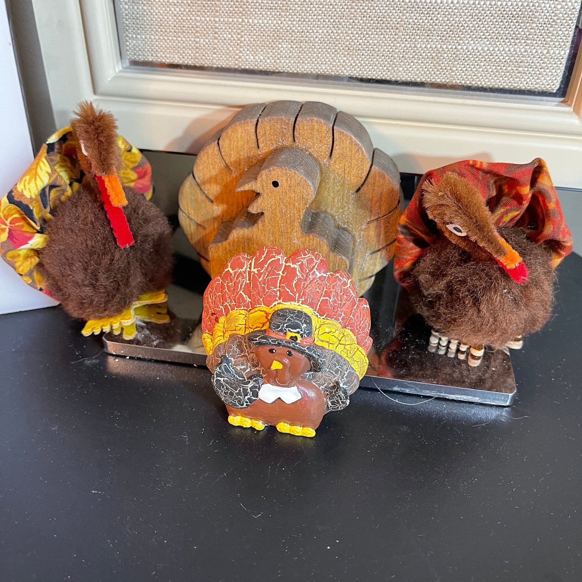 Happy Turkey Day lot of 4 fun miniature vintage collectible turkey decorations