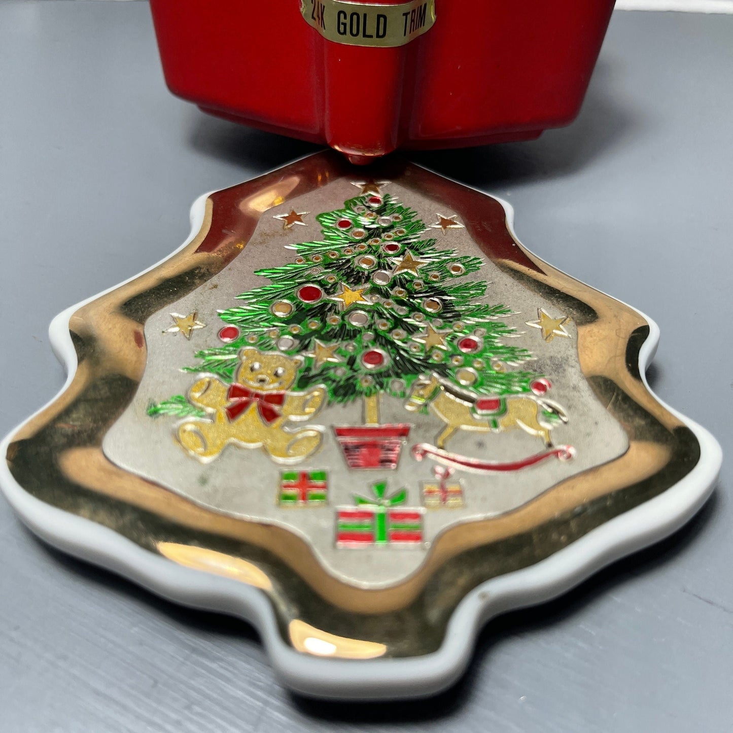 Charming Christmas Chokin Jamestown China Trinket Box Vintage Collectible Keepsake Container