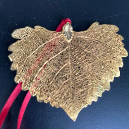 Gorgeous gold-tone natural looking 3D detailed leaf Christmas tree ornament