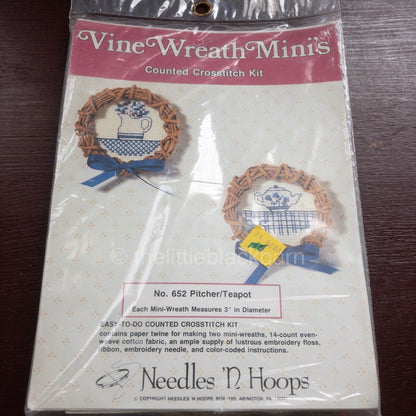 Needles N&#39; Hoops, Vine Wreath Minis, Counted Cross Stitch Kit*