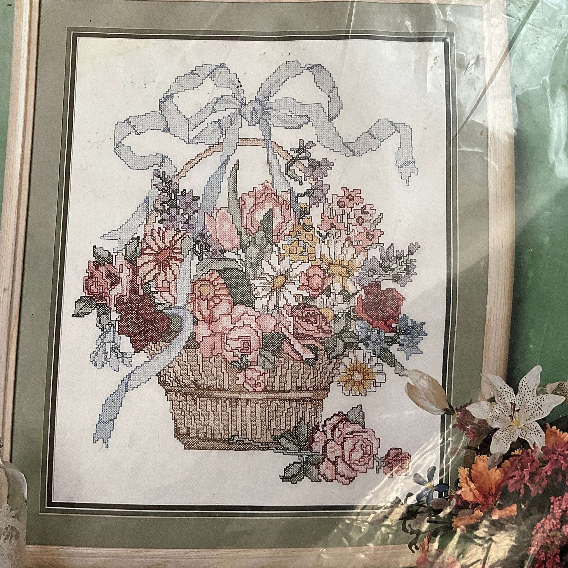 Golden Bee French Floral Basket 20383 stamped cross stitch kit 16 by 20 inches