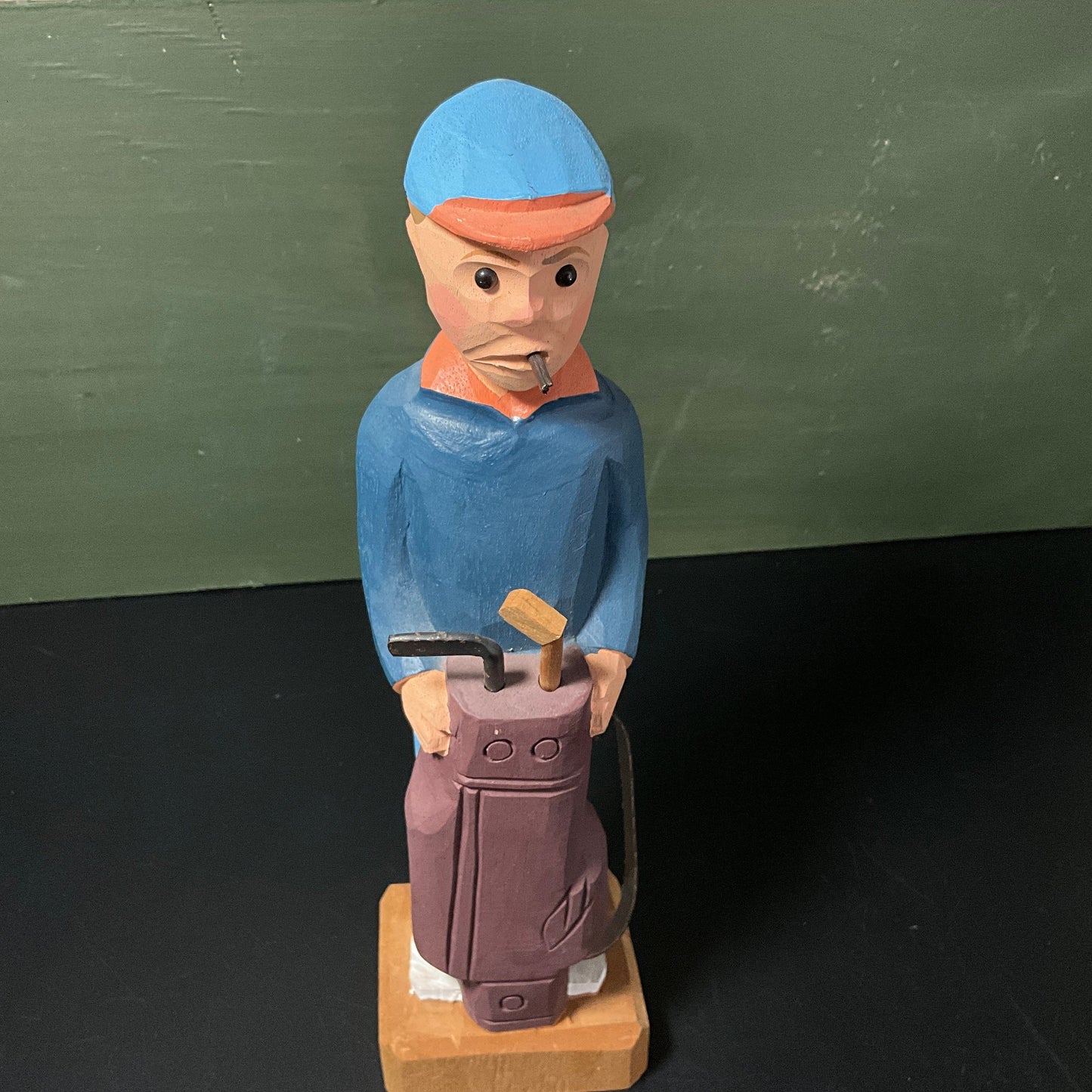 Good Ol&#39; Duffer hand carved wood golf player with bag and clubs vintage collectible figurine