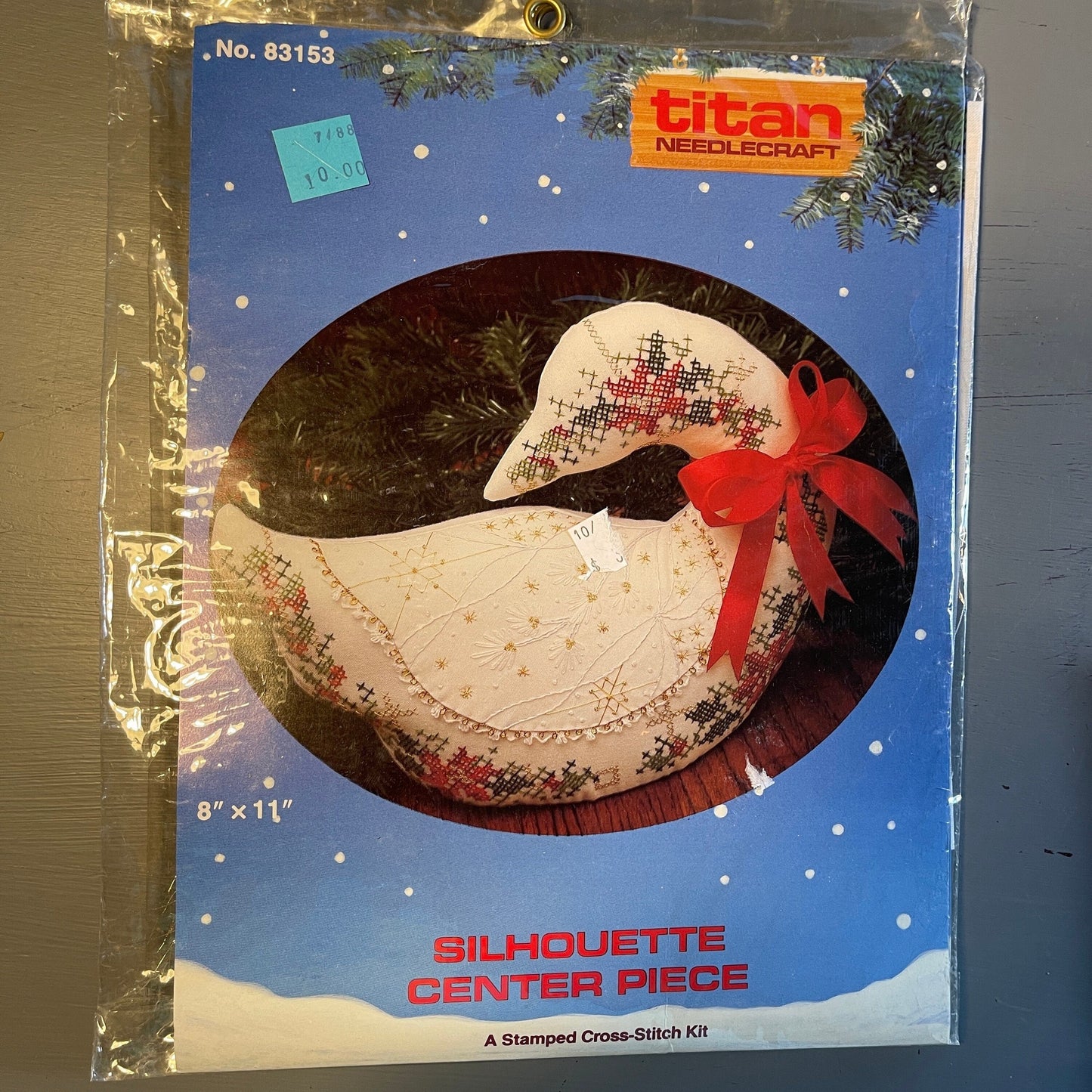 Titan Needlecraft Silhouette Center Piece Christmas Goose Vintage 1988 Stamped Cross Stitch Kit