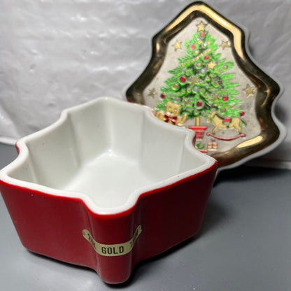 Charming Christmas Chokin Jamestown China Trinket Box Vintage Collectible Keepsake Container