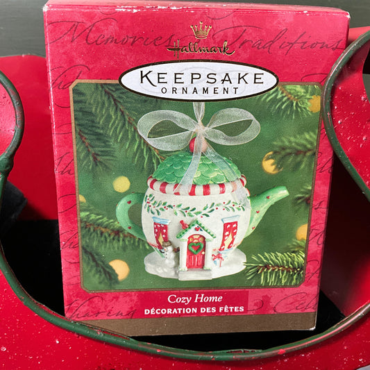 Hallmark Cozy Home Dated 2001 Keepsake Ornament QX8965