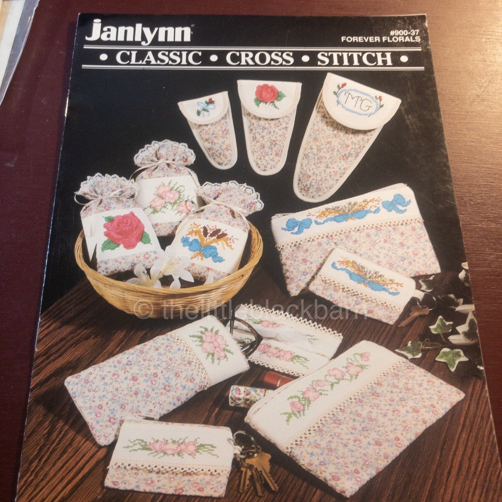 Janlynn, Forever Florals Pattern Book with Small Scissor Case