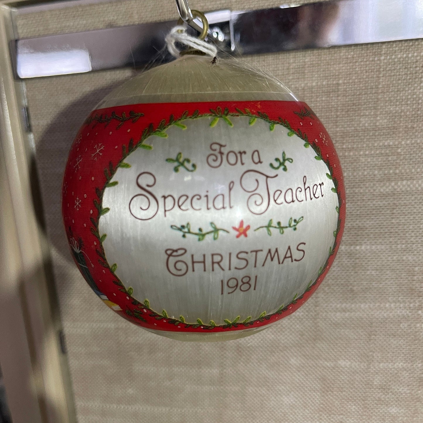 Hallmark For A Special Teacher Christmas 1981 vintage Satin Ball ornament QX8002