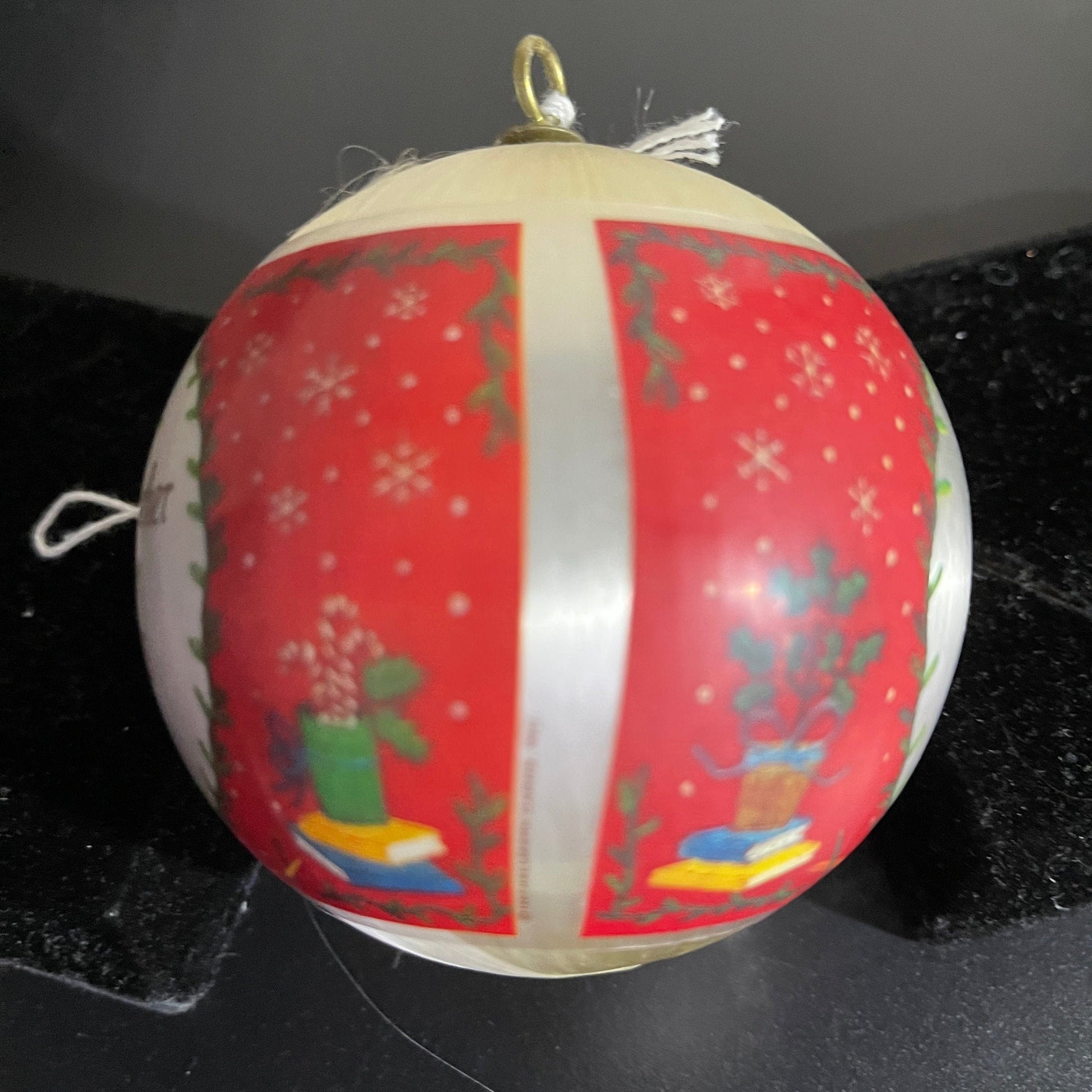 Hallmark For A Special Teacher Christmas 1981 vintage Satin Ball ornament QX8002