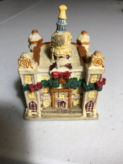 St. Peter&#39;s Basilica Cathedrals of the World Vintage 1991 Miniature Building Sculpture