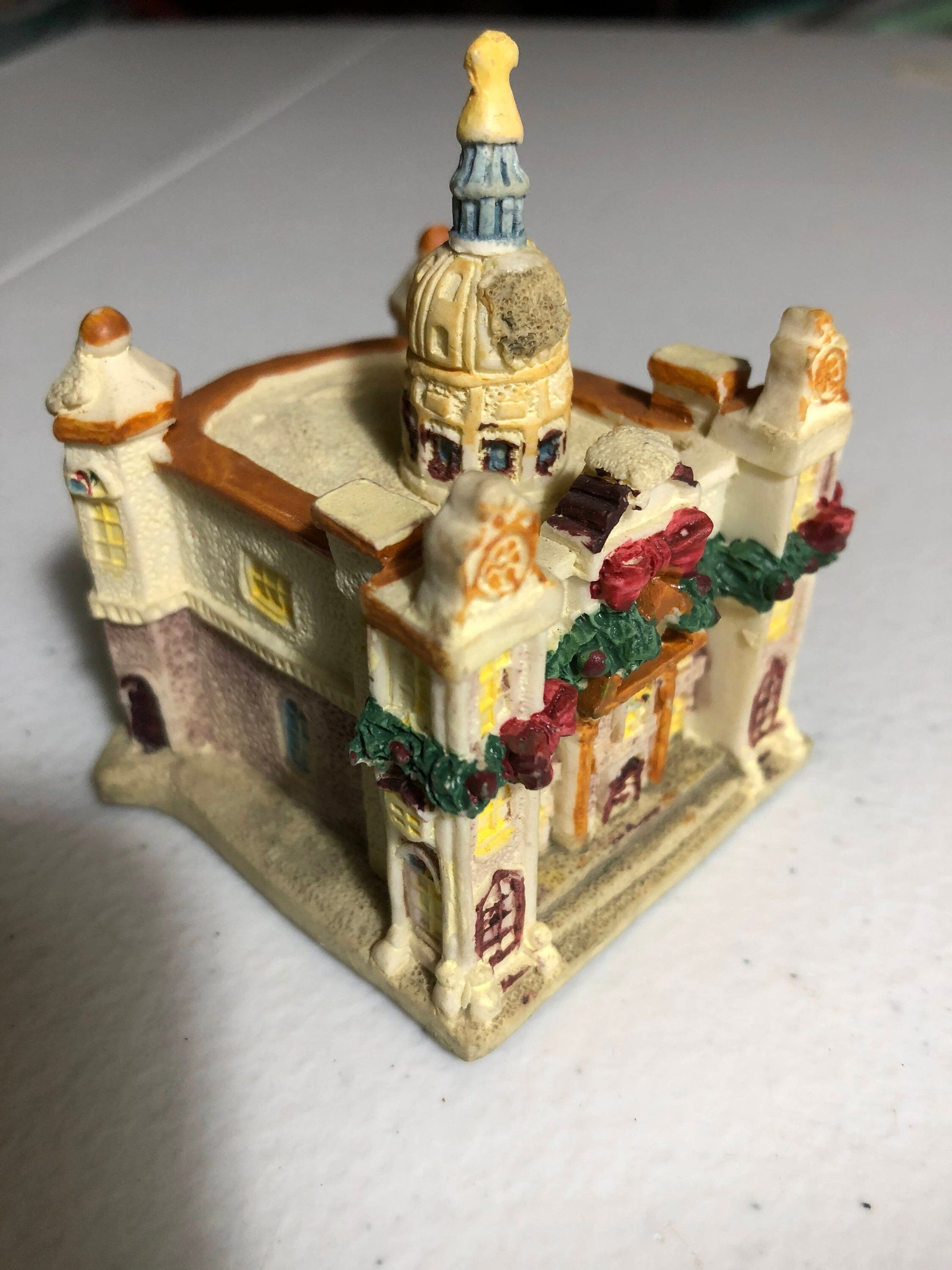 St. Peter&#39;s Basilica Cathedrals of the World Vintage 1991 Miniature Building Sculpture