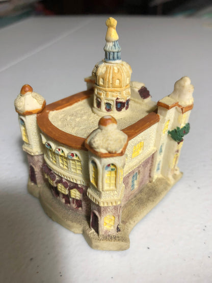 St. Peter&#39;s Basilica Cathedrals of the World Vintage 1991 Miniature Building Sculpture