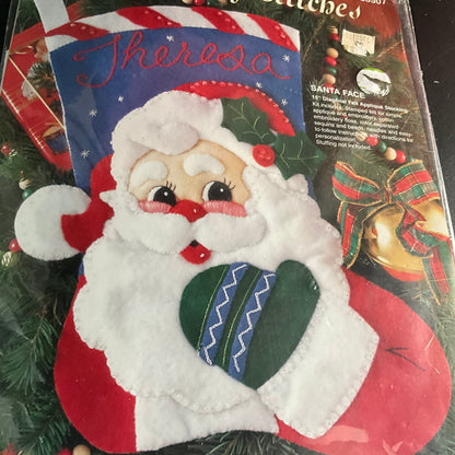 Bucilla Gallery of Stitches Santa Face vintage 1995 Felt Applique Stocking kit