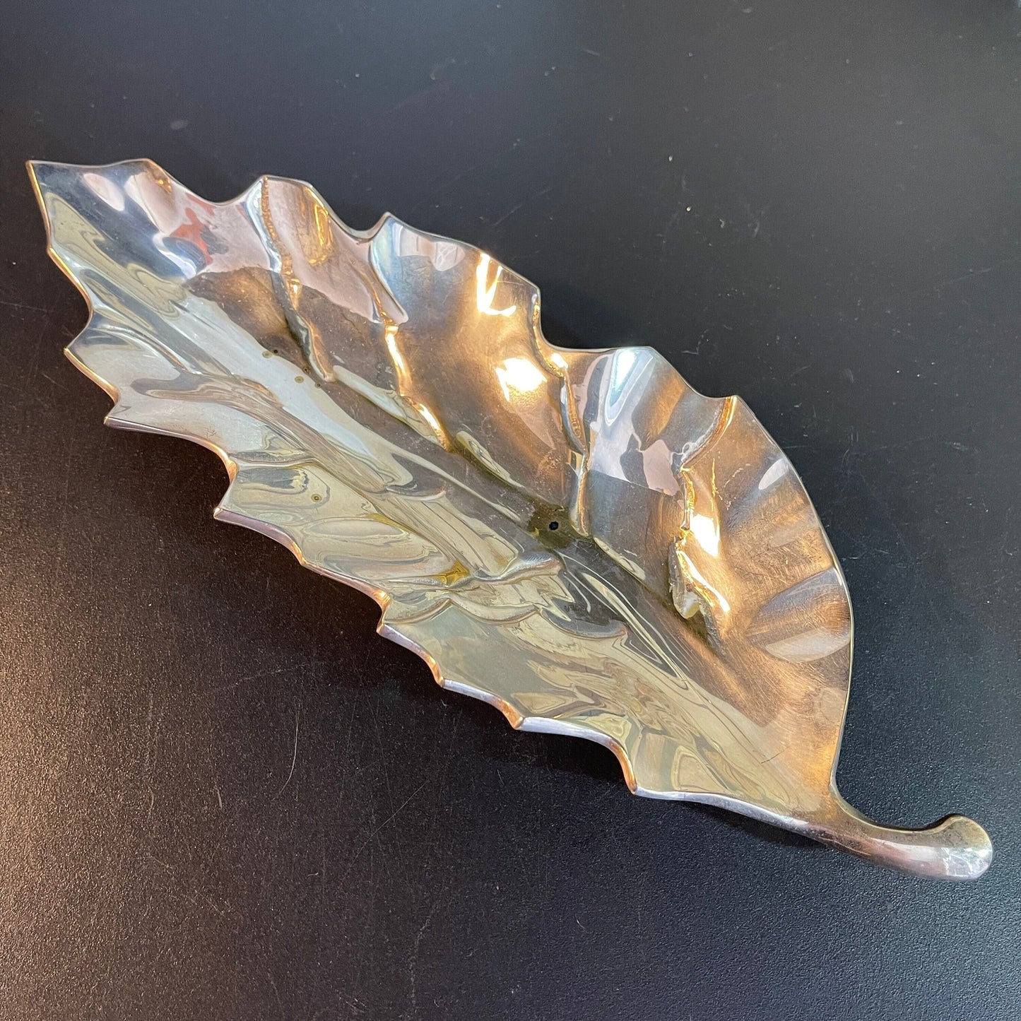 Department 56 dazzling leaf in bright silver-tone cast metal vintage collectible trinket dish