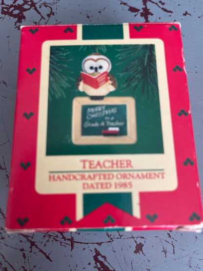 Hallmark Teacher Keepsake Ornament QX505-2