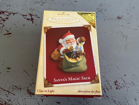 Hallmark Santa&#39;s Magic Sack 2005 Exclusive VIP Gift Keepsake Ornament. QXG4465