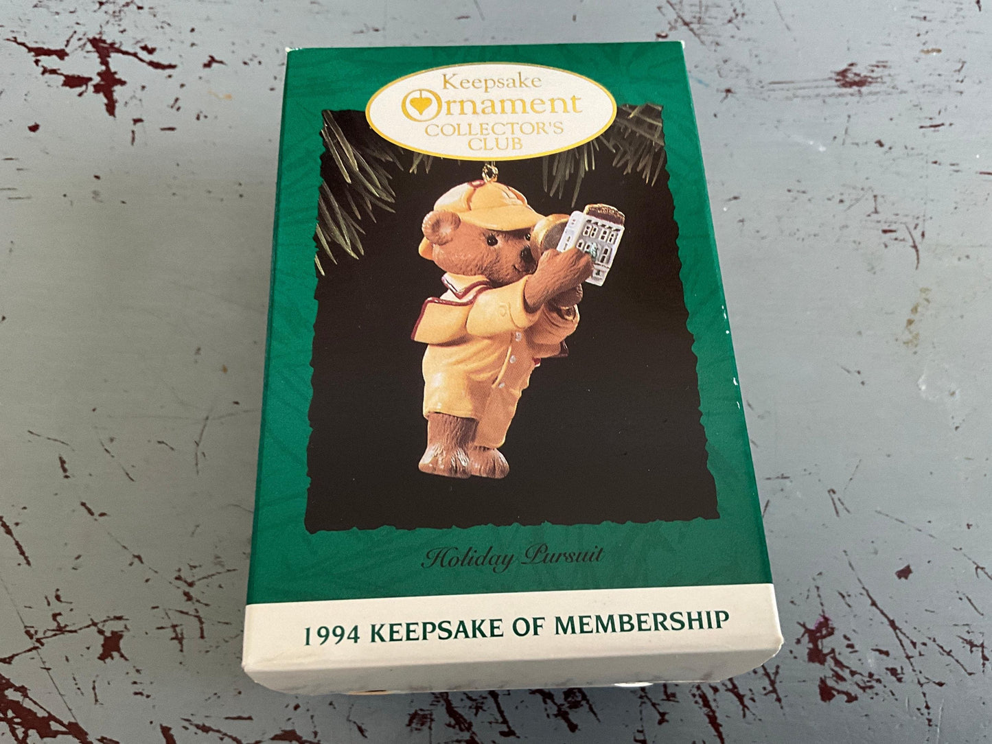 Hallmark Holiday Pursuit 1994 Keepsake of Membership.Keepsake Ornament.QXC482-3