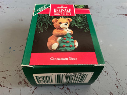 Hallmark Cinnamon Bear 1990.Keepsake Ornament. QX442-6