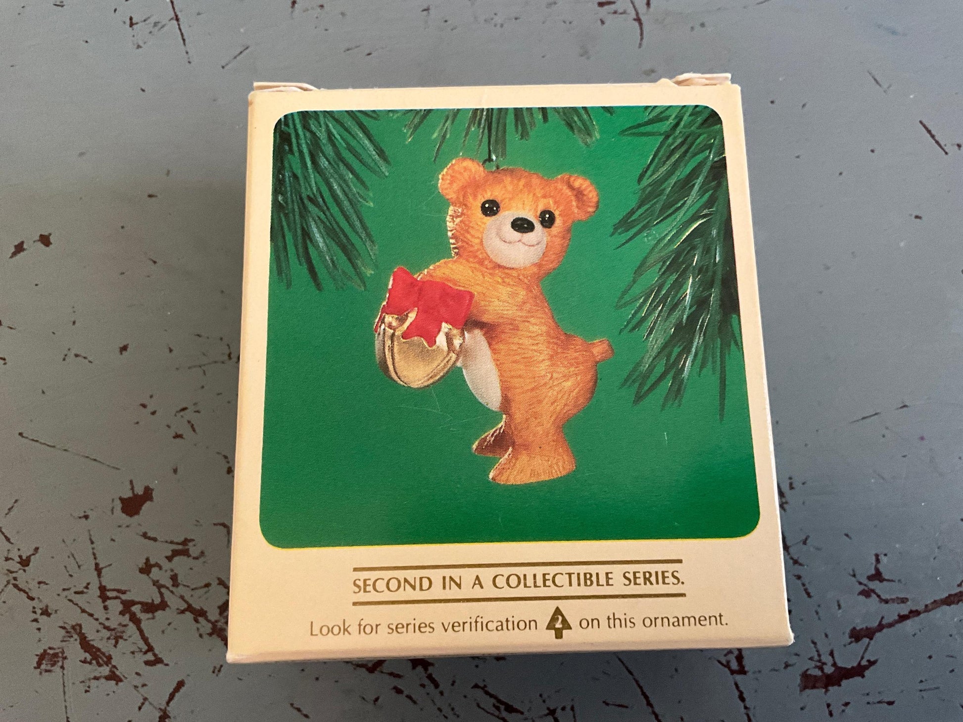 Hallmark Cinnamon Bear 1984 Second in a Collectible Series.Keepsake Ornament. QX454-1