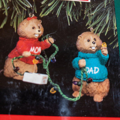 Hallmark, Mom and Dad, Stringer,Dated 1992, Keepsake Ornament, QX4671