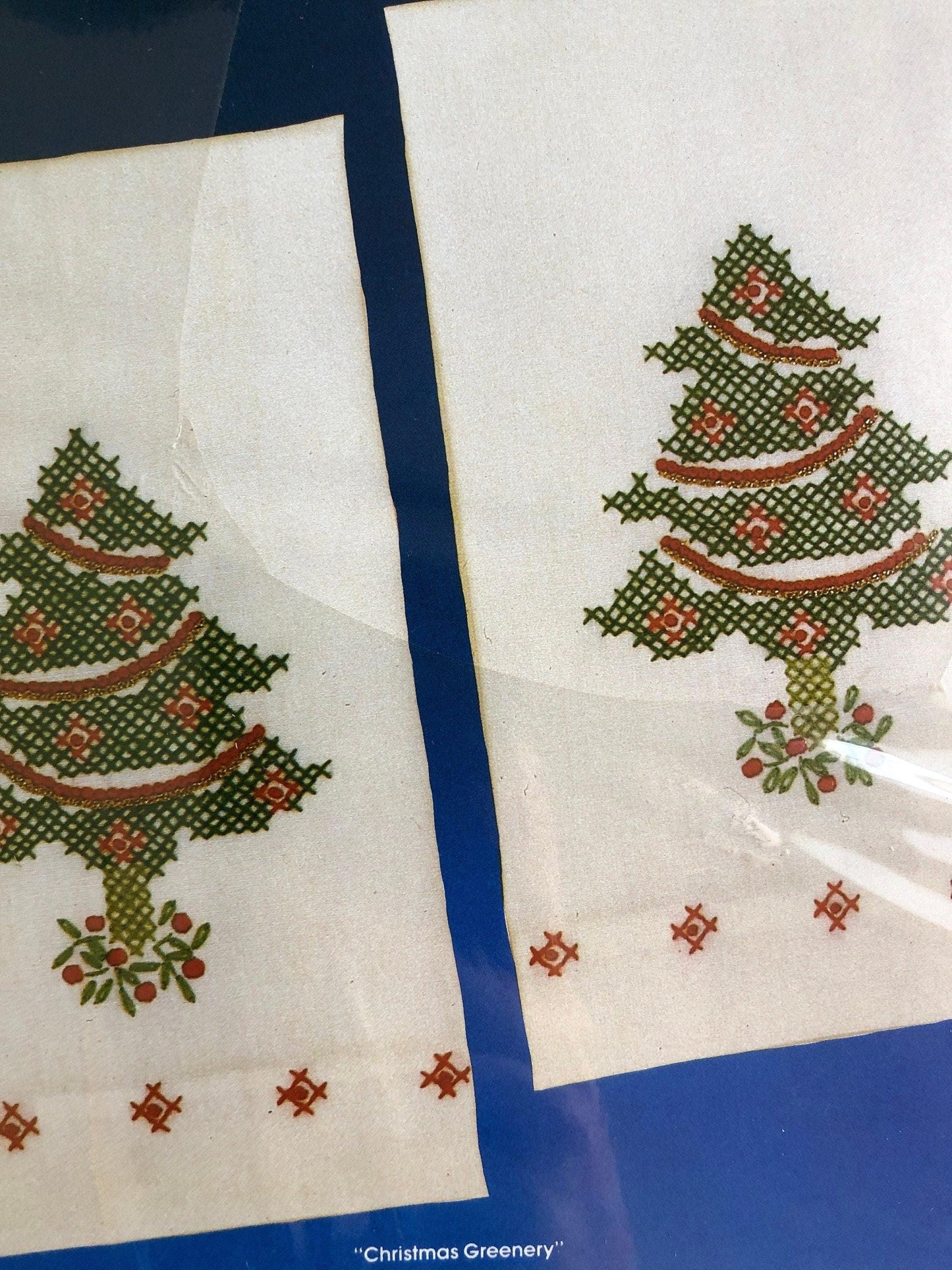 Paragon, The Christmas Collection, Vintage 1982, Pair of Cross Stitch Guest Towels Kit