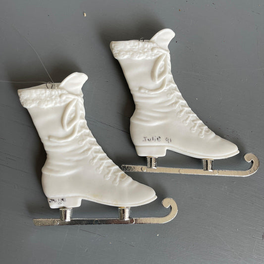 Department 56 Silver Skate Pair of Ice Skates #8217-1 Vintage 1991 Porcelain Ornaments