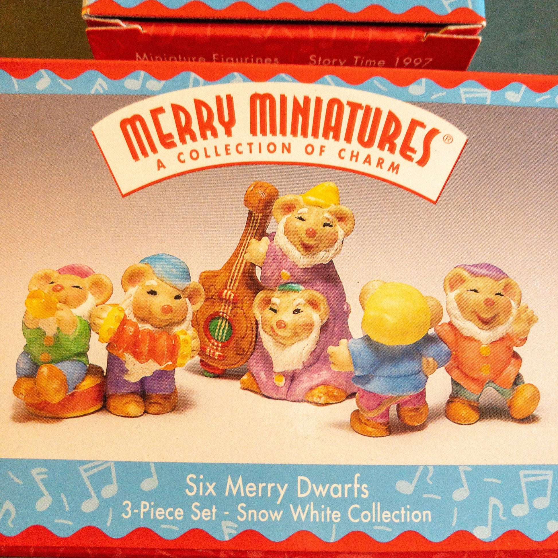 Hallmark, Snow White and Dancing Dwarf 2 piece set, & Six Merry Dwarfs 3 piece set*,