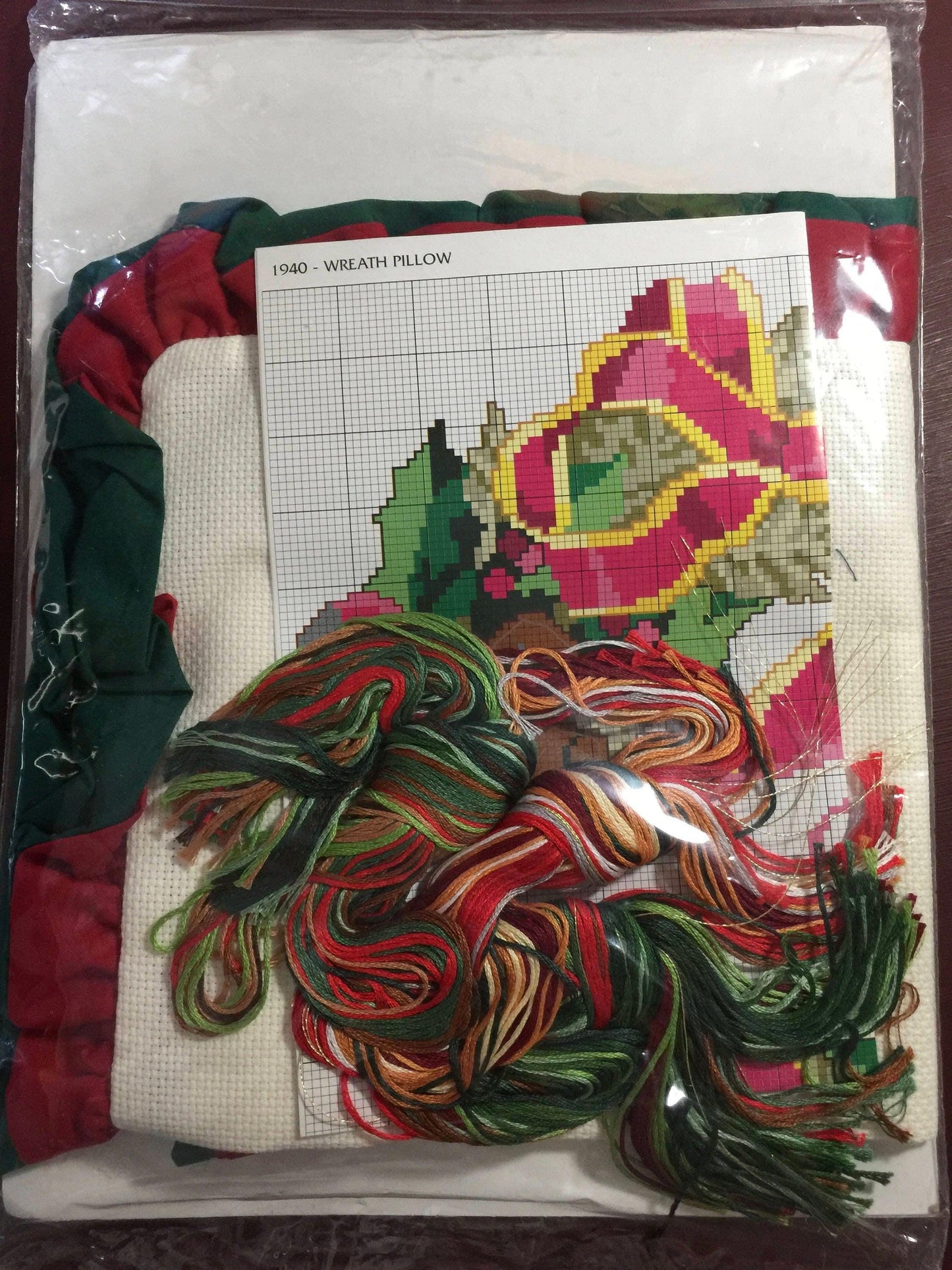 Butterick Christmas Classics &quot;1940 Wreath Pillow&quot; Counted Cross Stitch Kit finished size fits 14 by 14 inch pillow form