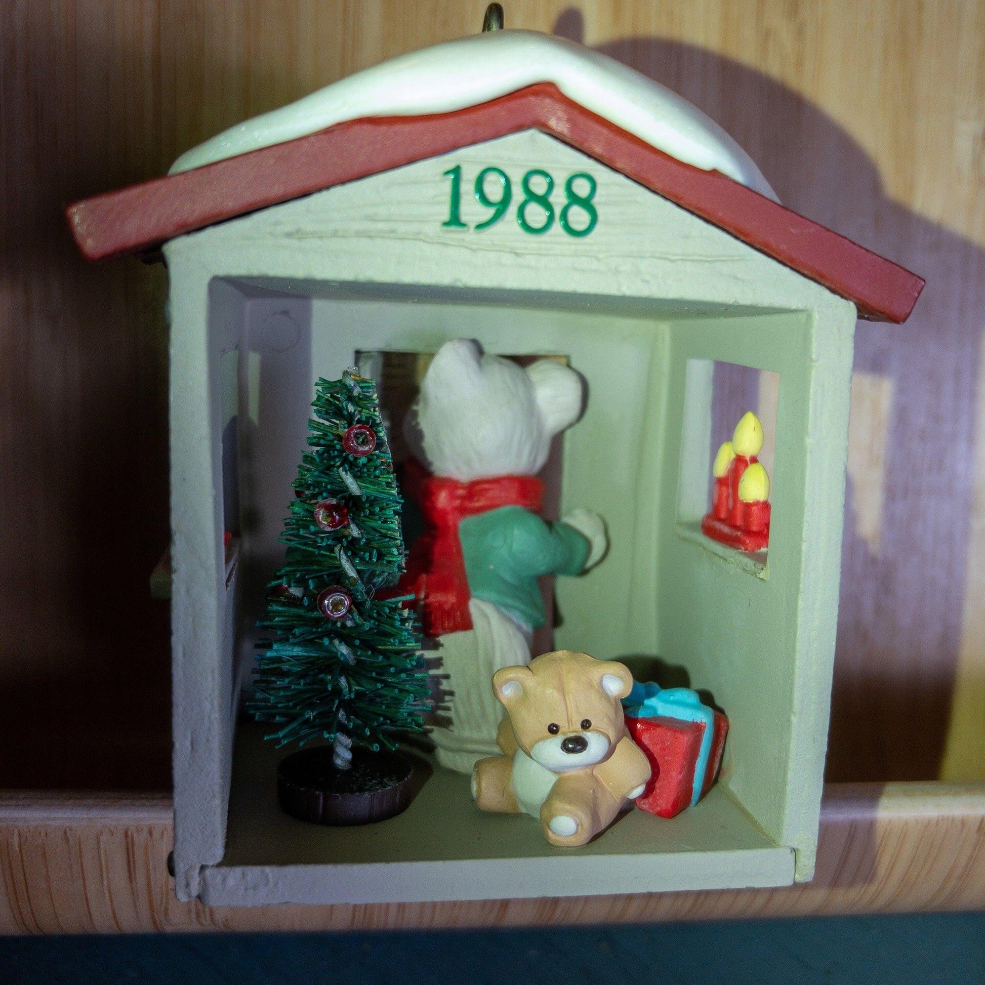 Hallmark, Our Clubhouse, Vintage 1988, Keepsake of Membership Ornament, QXC5804