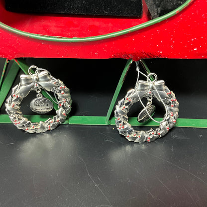 Wonderful wreaths set of 2 silver-tone with dangling Merry Christmas and Peace on Earth ornaments