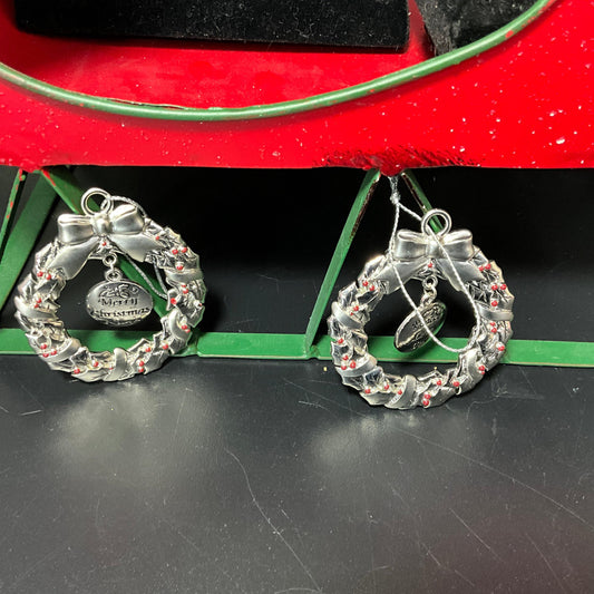 Wonderful wreaths set of 2 silver-tone with dangling Merry Christmas and Peace on Earth ornaments