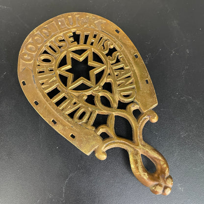 Beautiful brass horseshoe trivet with "GOOD LUCK TO ALL WHO USE THIS STAND" vintage kitchen collectible