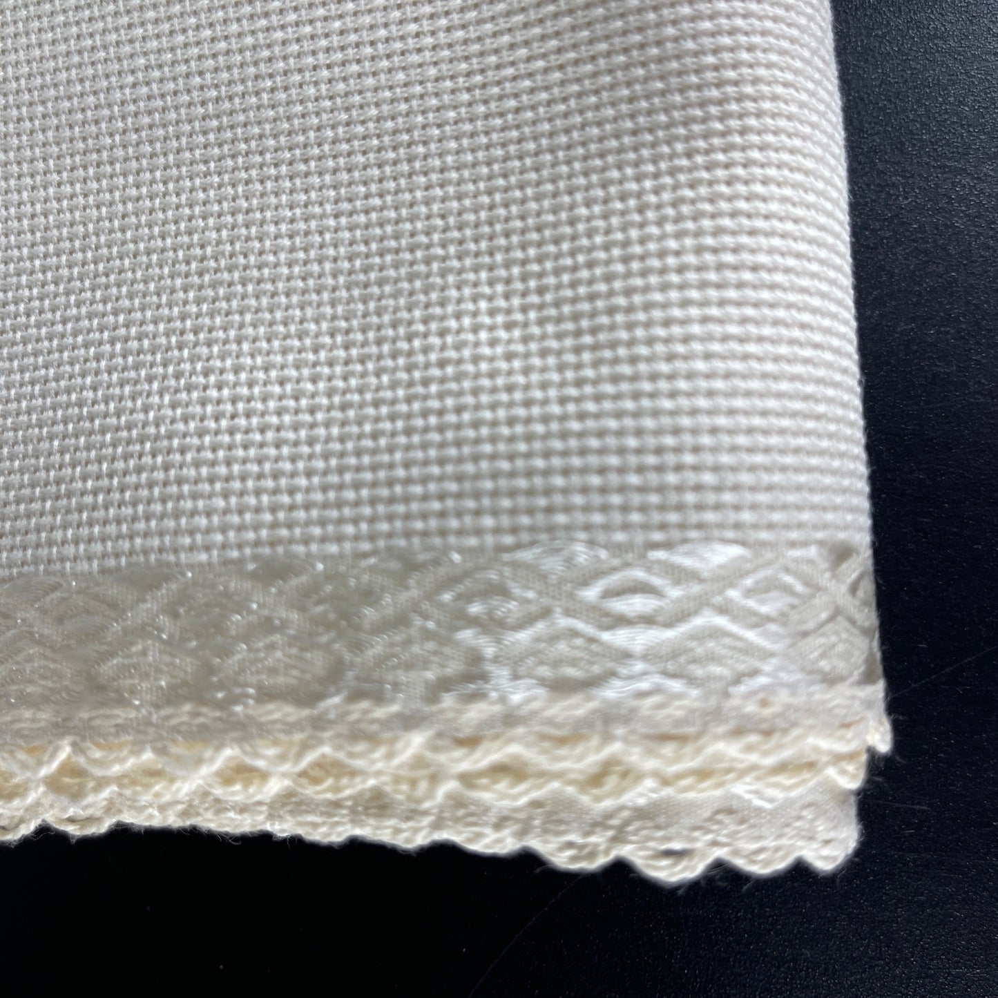 Beautiful banding with scalloped lace edging ivory 16 count needlecraft fabric*