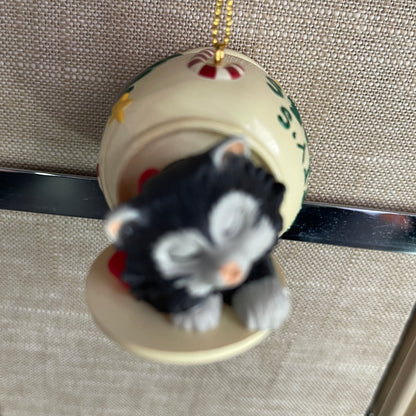 Hallmark Cat Naps #1 Kitty's Cookies Dated 1994 Keepsake ornament QX5313