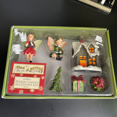 Nantucket Distributing Once Upon a Garden 6 piece vHoliday Accessory Kit collectible figurines