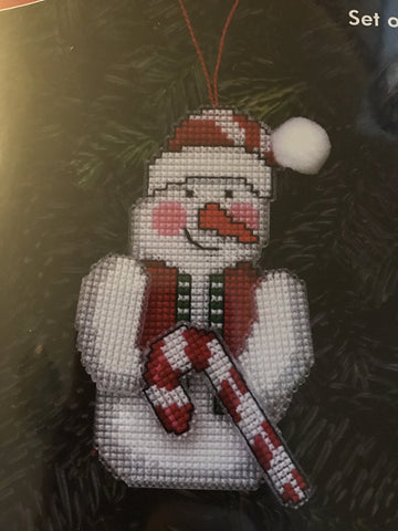 J.P.Coats Plastic Canvas counted cross stitch Frosty's Friends ornament kit set of 6