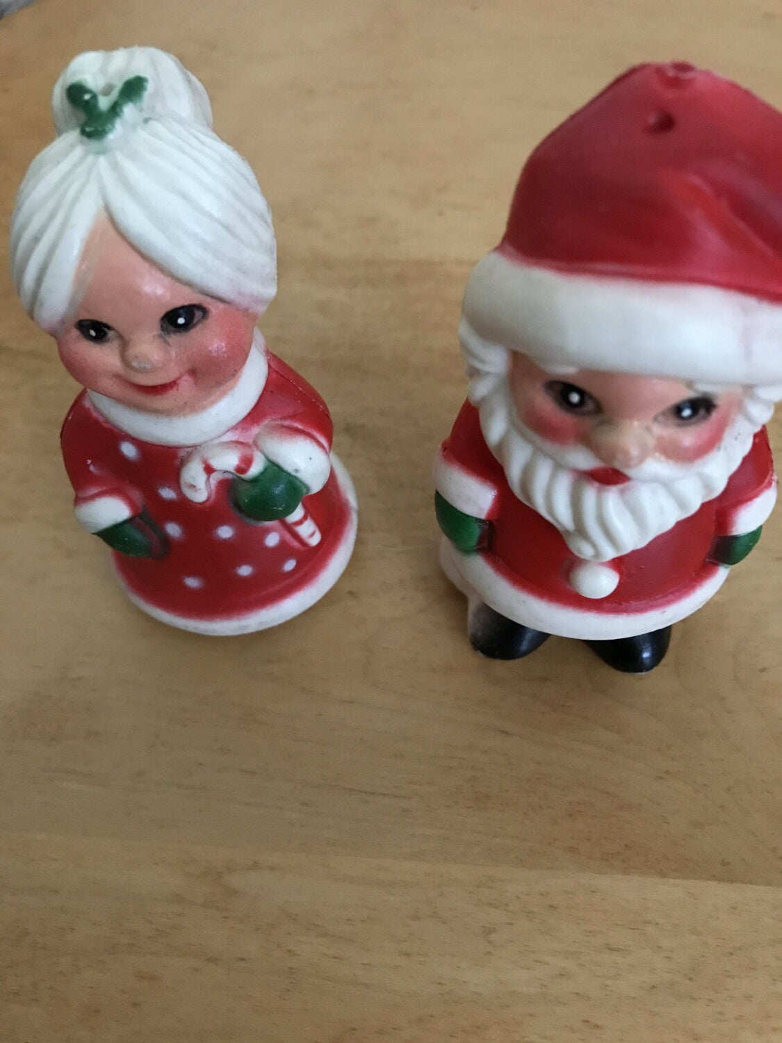 Mr. and Mrs. Claus Vintage plastic salt and pepper shakers Hong Kong